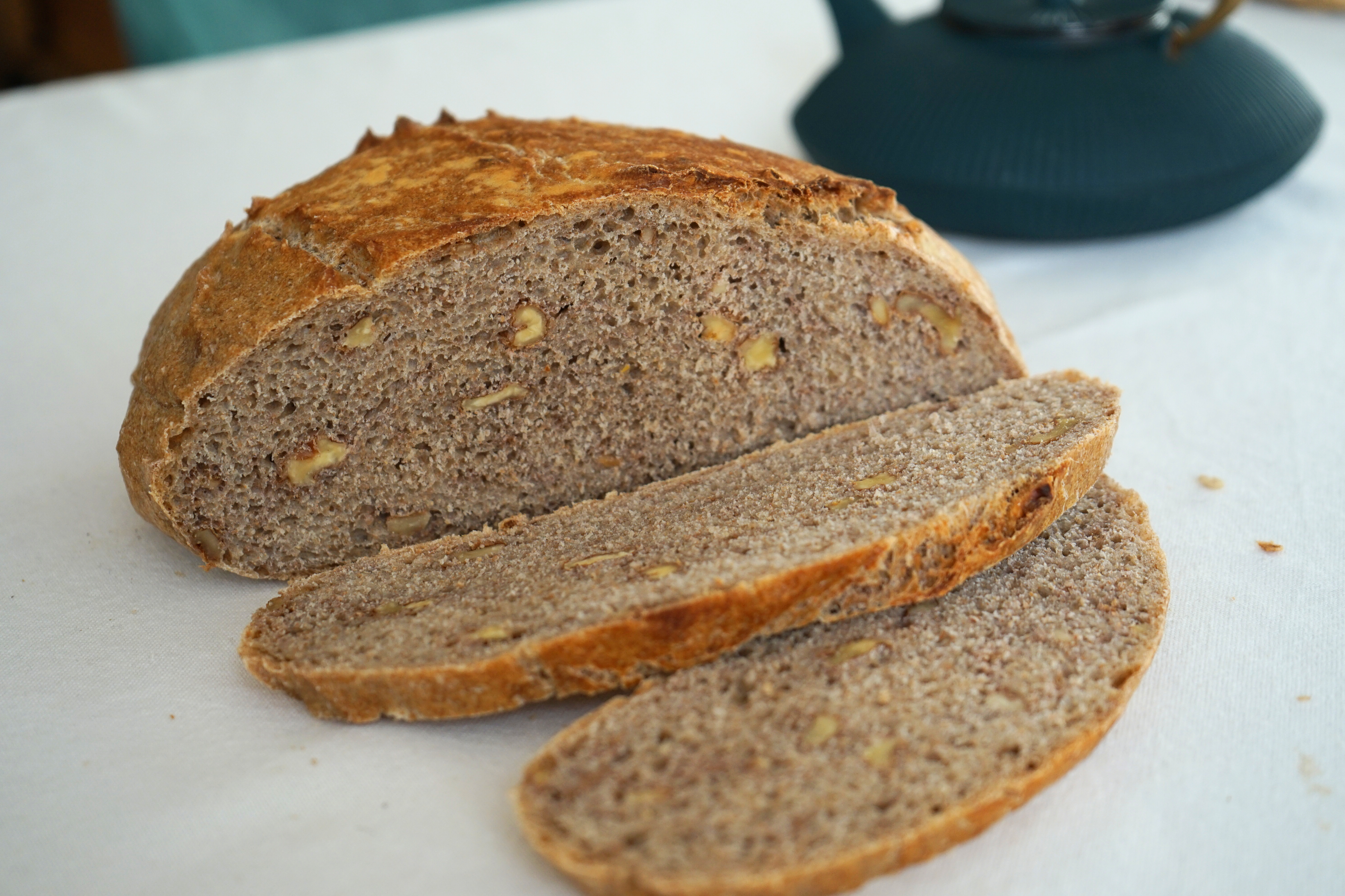 Pain aux noix (cuisson en cocotte)
